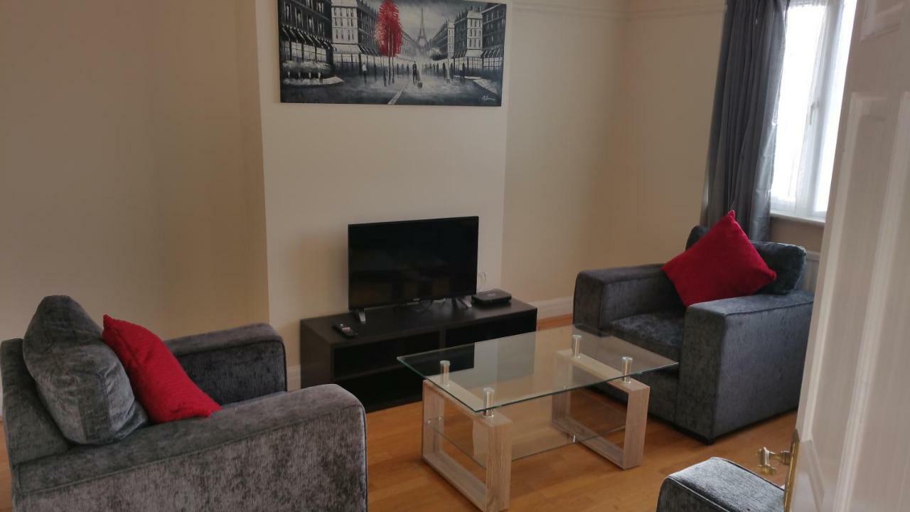 Elegant And Spacious 2 Bedroom Barnet Zewnętrze zdjęcie